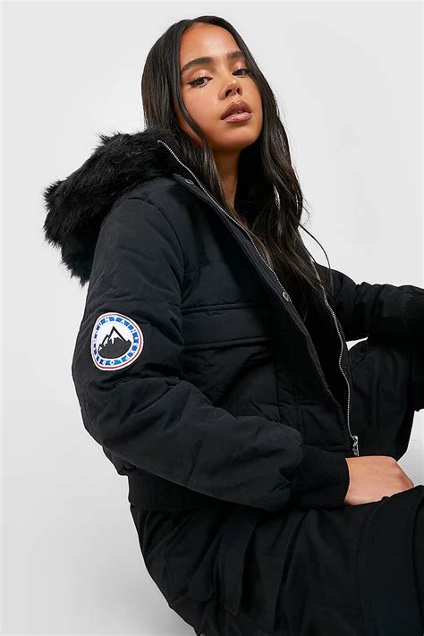 why do coats have fur around the hood